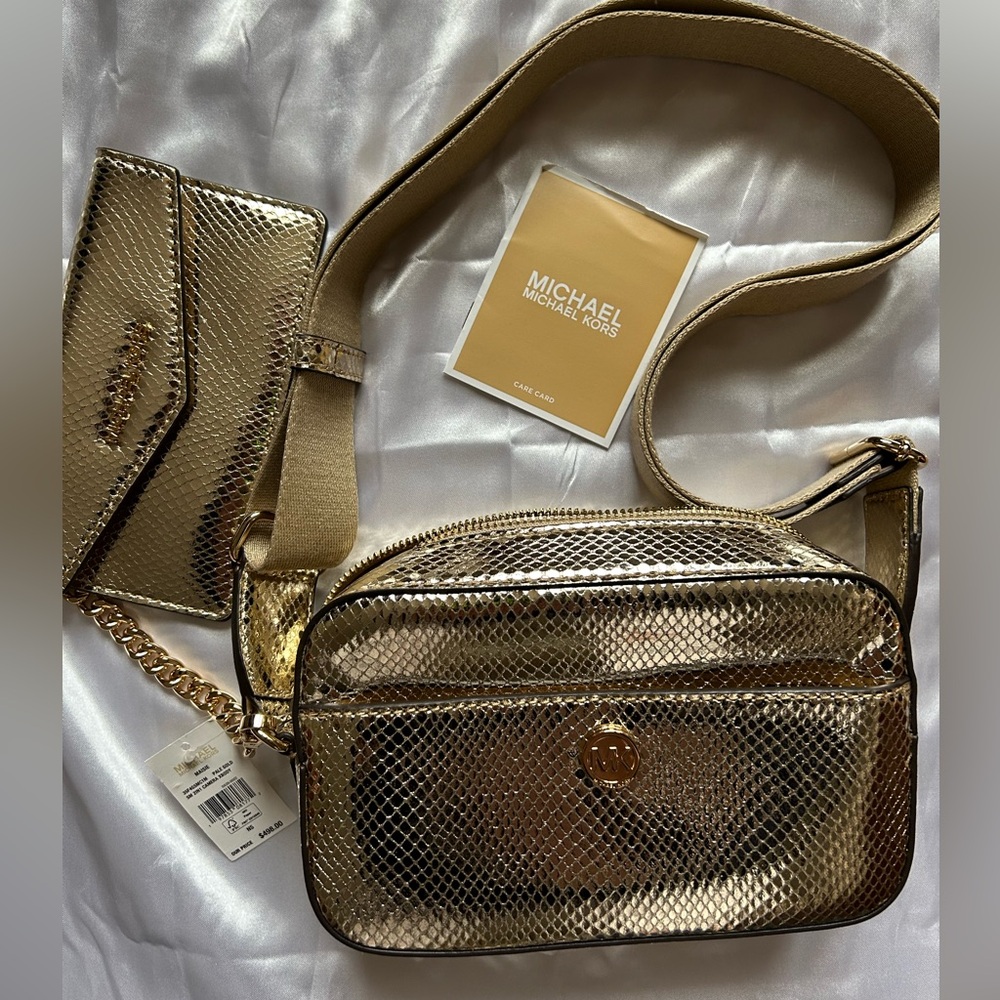 MICHAEL KORS MAISIE 2 IN 1 SMALL CAMERA  CROSSBODY BAG  EXOTIC PRINT PALE GOLD